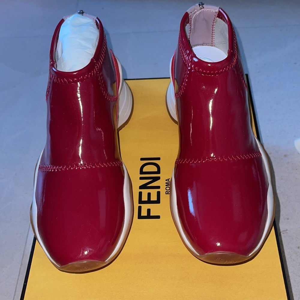 NEW Fendi Women Sneakers Snug-fit Ffluid Sneakers
